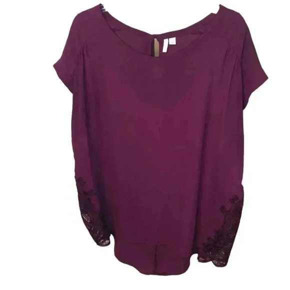 Burgundy a bit purple thin flowy short sleeve lace bottom tunic top. LG - Picture 1 of 7